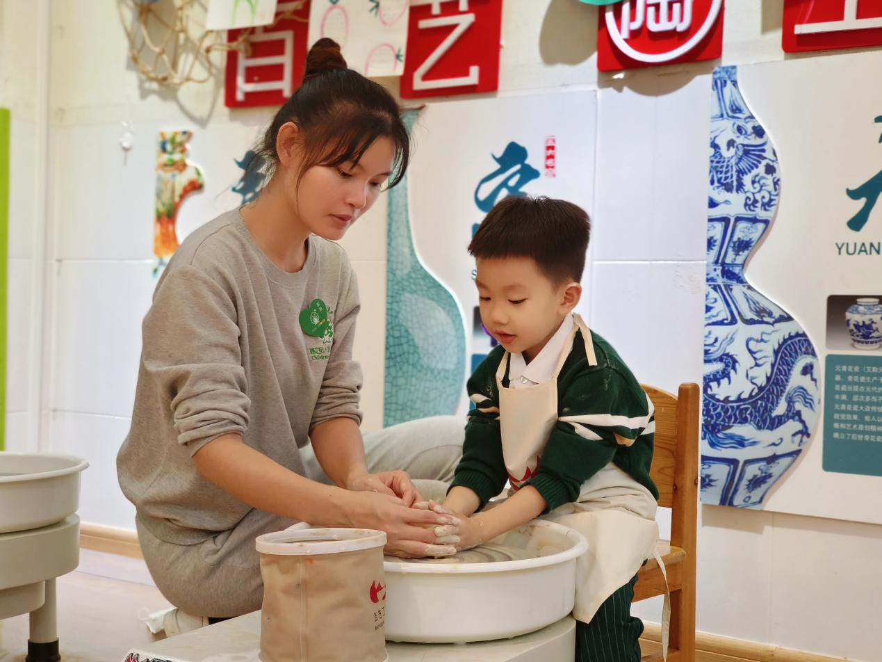 海南陵水藝星跨世紀幼兒園:優秀教師成長(cháng)故事(二)