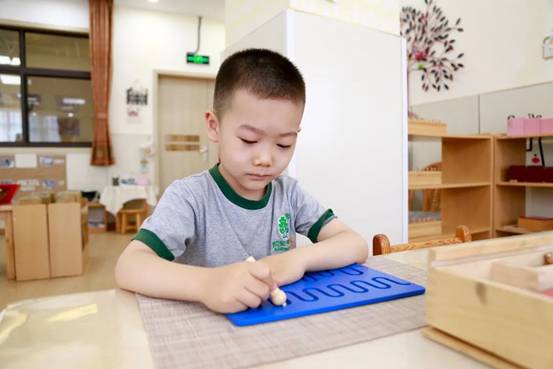 幼兒園開學(xué),新(xīn)生注意力不集中(zhōng)?教你幾招!